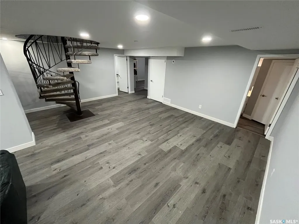 374 Rodenbush Drive Regina SK S4R 7L5