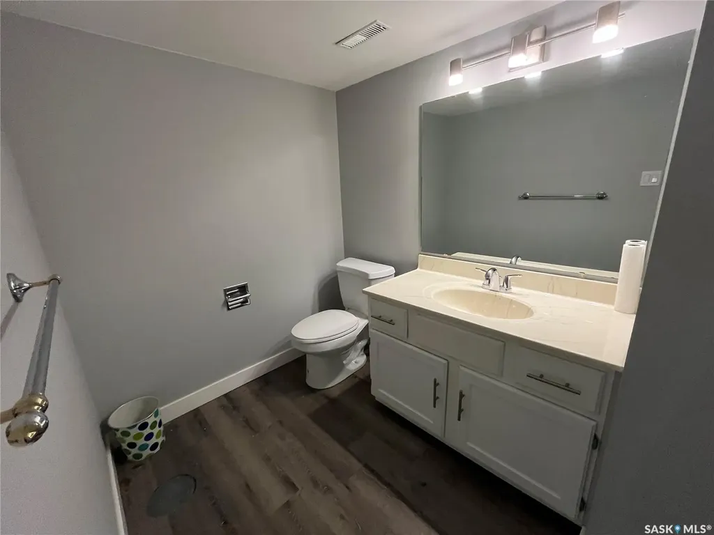 374 Rodenbush Drive Regina SK S4R 7L5