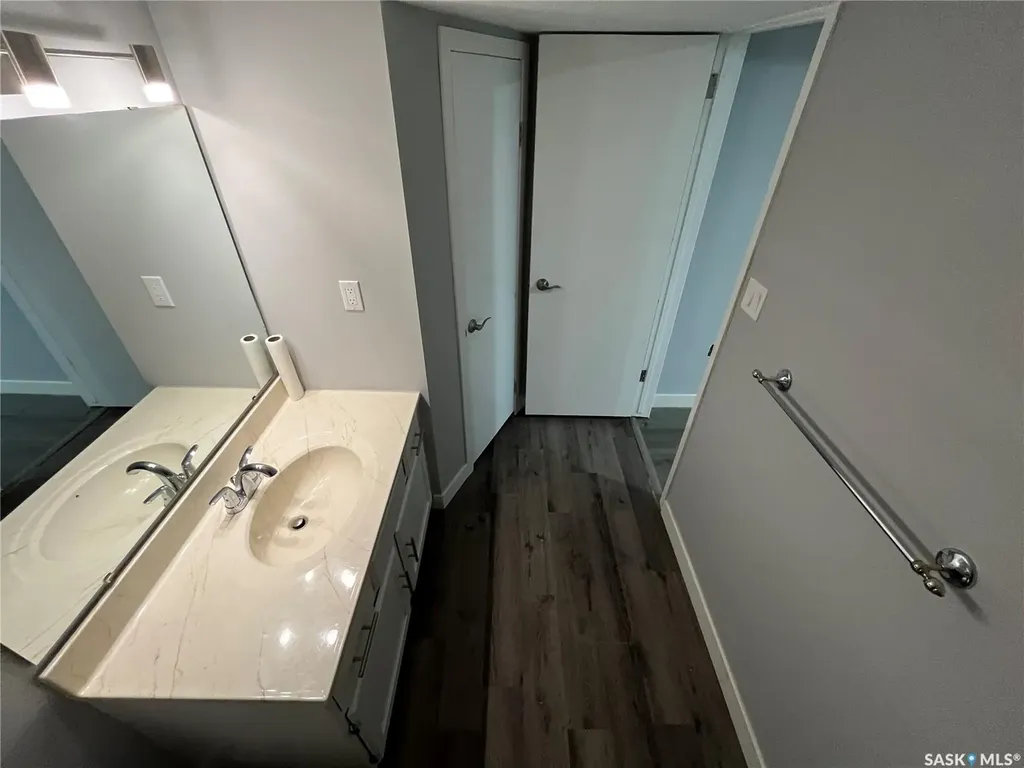 374 Rodenbush Drive Regina SK S4R 7L5