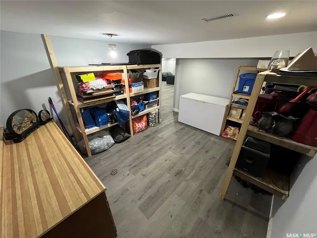 374 Rodenbush Drive Regina SK S4R 7L5