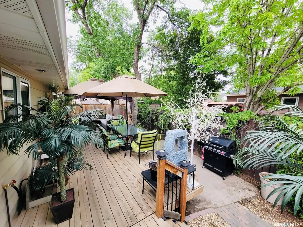 374 Rodenbush Drive Regina SK S4R 7L5