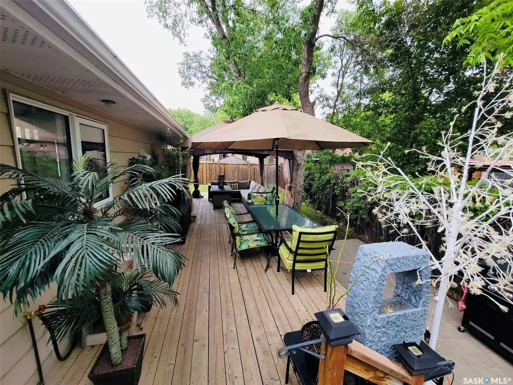 374 Rodenbush Drive Regina SK S4R 7L5