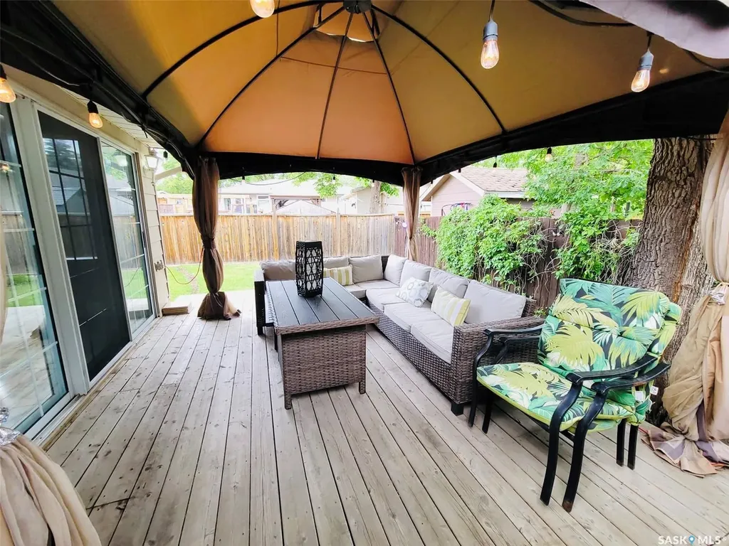 374 Rodenbush Drive Regina SK S4R 7L5