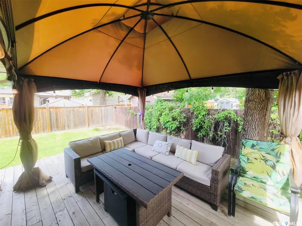374 Rodenbush Drive Regina SK S4R 7L5