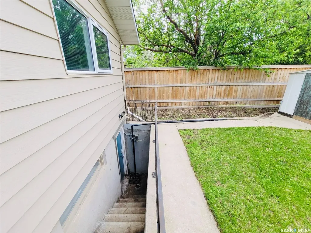 374 Rodenbush Drive Regina SK S4R 7L5