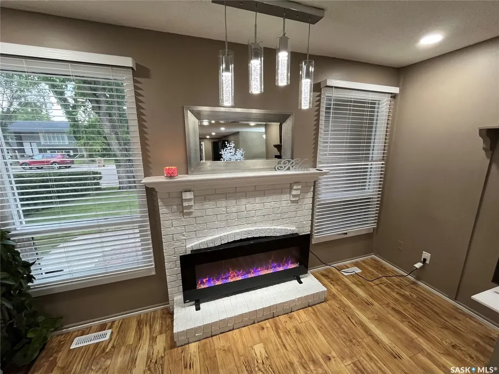 374 Rodenbush Drive Regina SK S4R 7L5