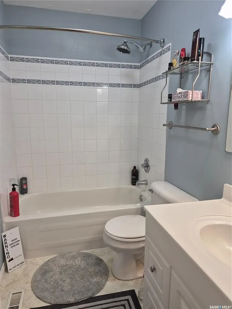 108 Downey Street Strasbourg SK S0G 4V0