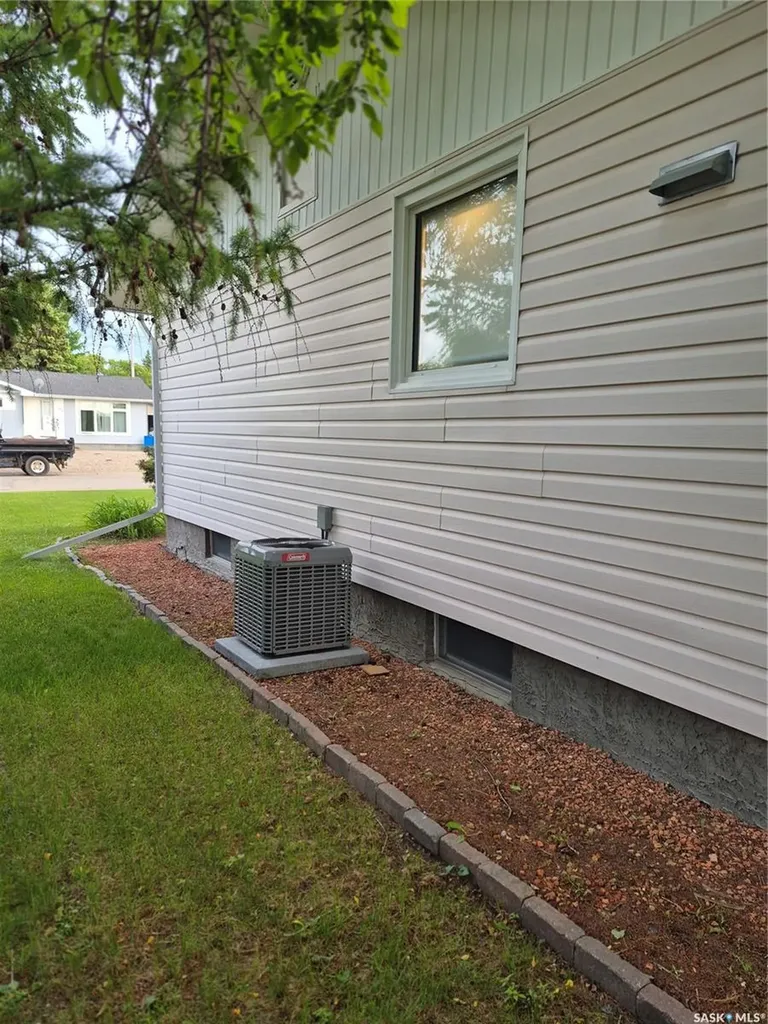 108 Downey Street Strasbourg SK S0G 4V0