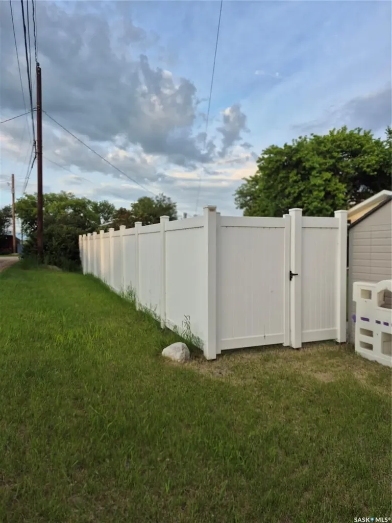 108 Downey Street Strasbourg SK S0G 4V0