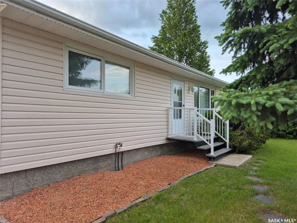 108 Downey Street Strasbourg SK S0G 4V0