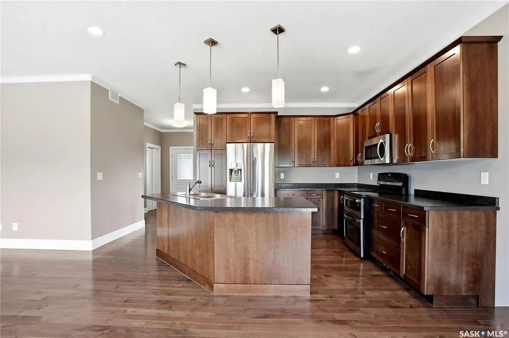 620 6th Avenue S Martensville SK S0K 0A2