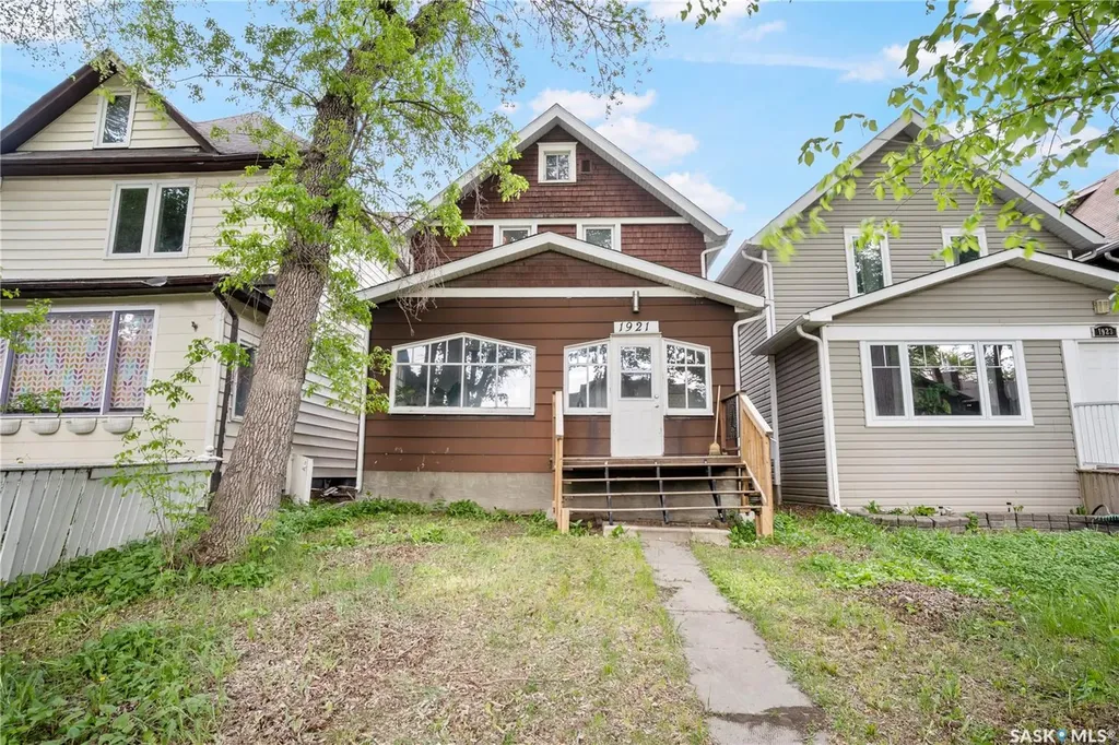 1921 Garnet Street Regina SK S4T 2Z5