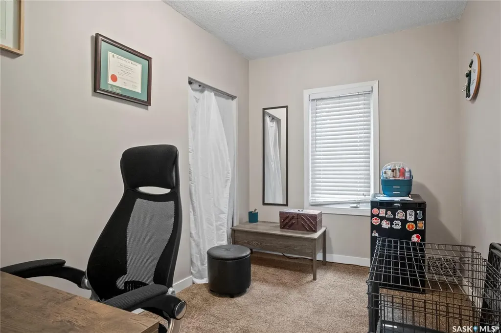 1921 Garnet Street Regina SK S4T 2Z5