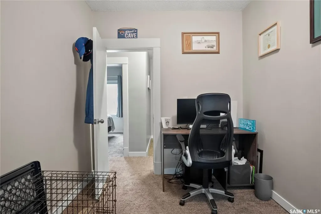 1921 Garnet Street Regina SK S4T 2Z5