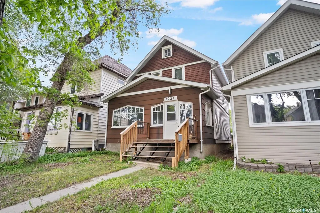 1921 Garnet Street Regina SK S4T 2Z5