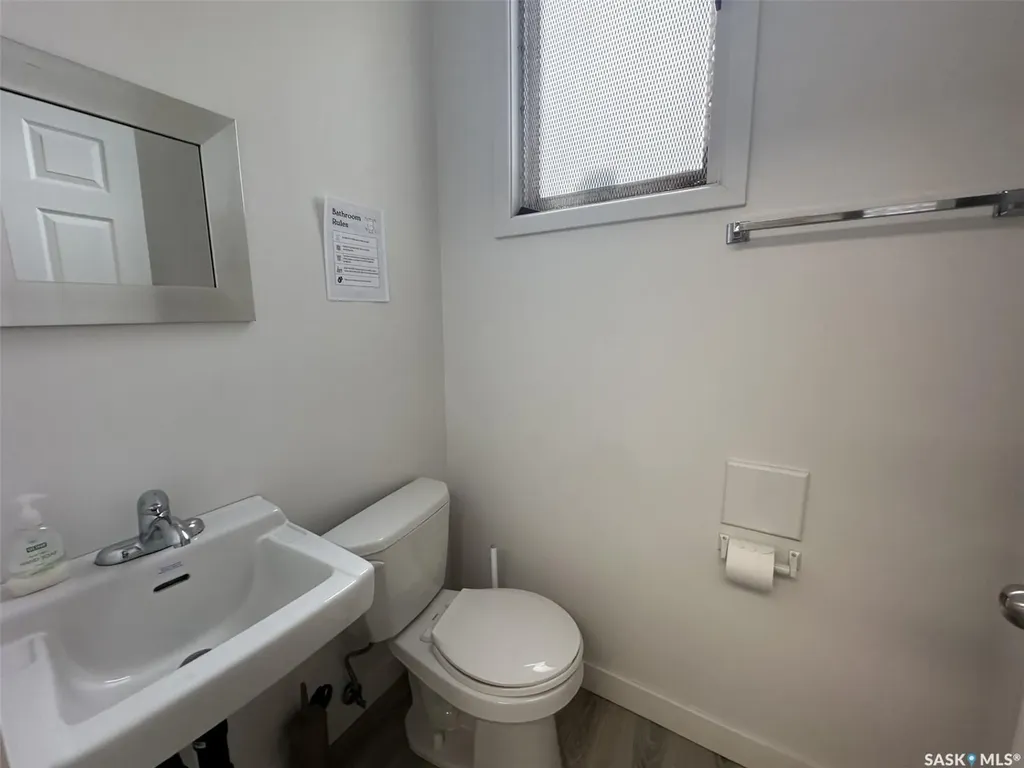 328 Main Street N Moose Jaw SK S6H 3J9