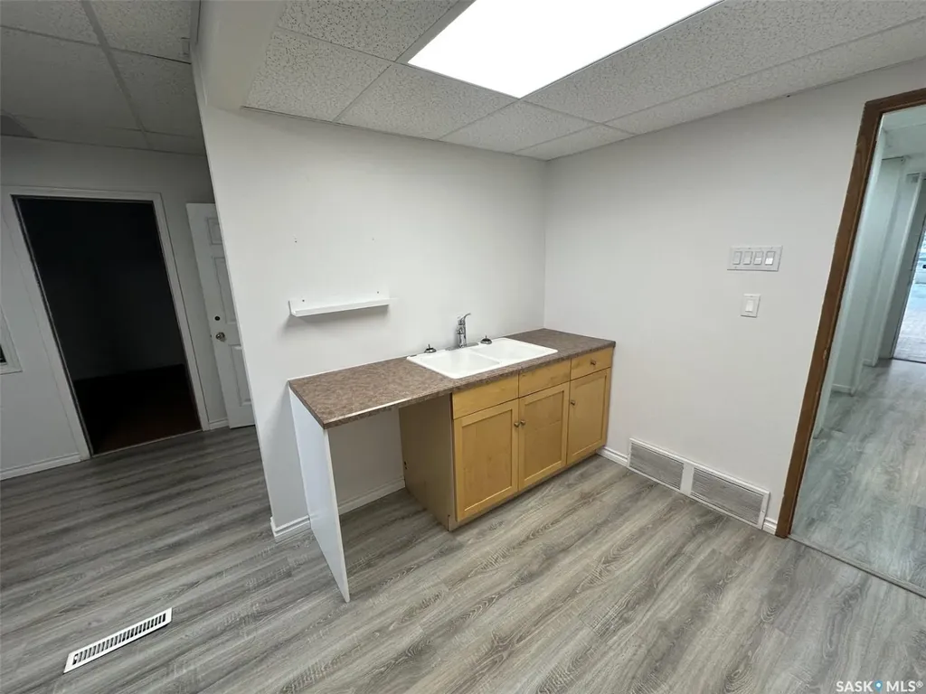 328 Main Street N Moose Jaw SK S6H 3J9