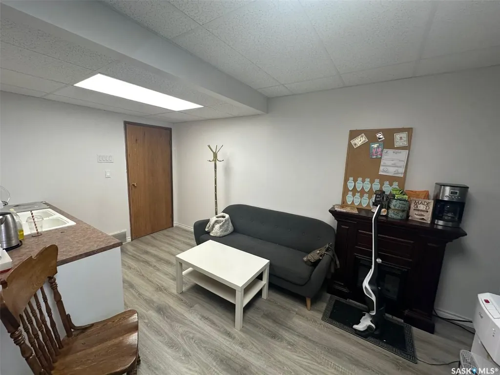 328 Main Street N Moose Jaw SK S6H 3J9
