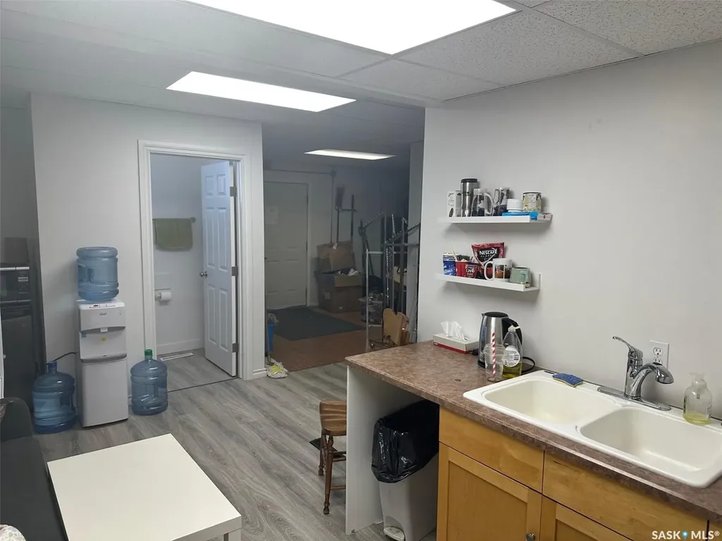 328 Main Street N Moose Jaw SK S6H 3J9