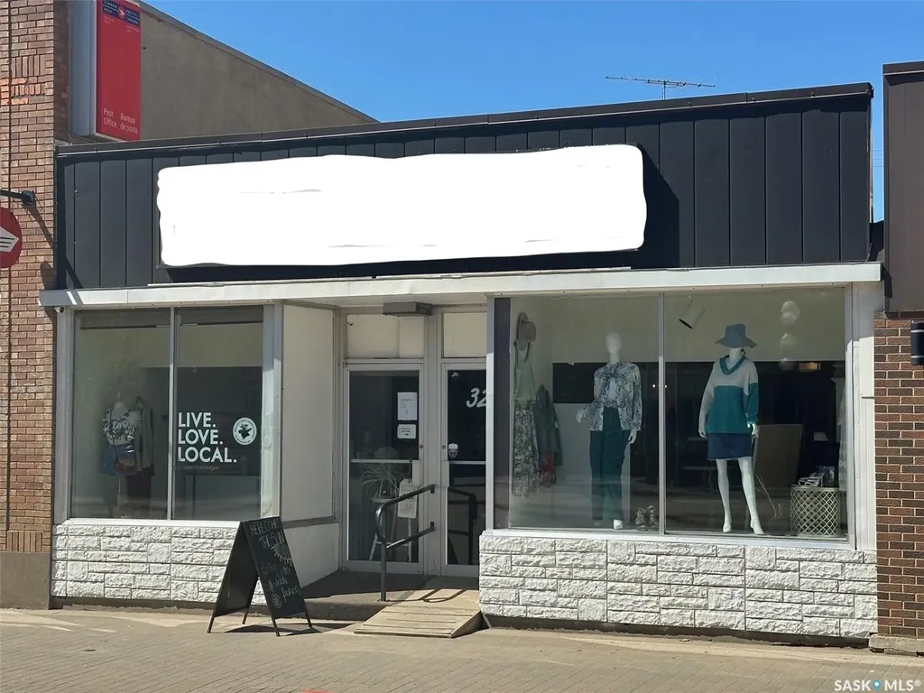 328 Main Street N Moose Jaw SK S6H 3J9