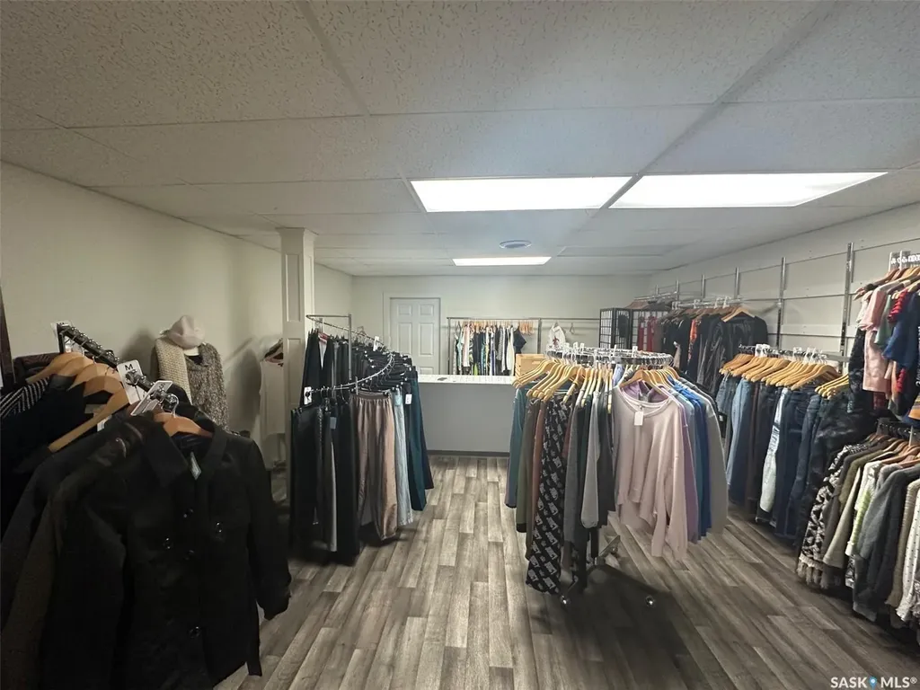 328 Main Street N Moose Jaw SK S6H 3J9