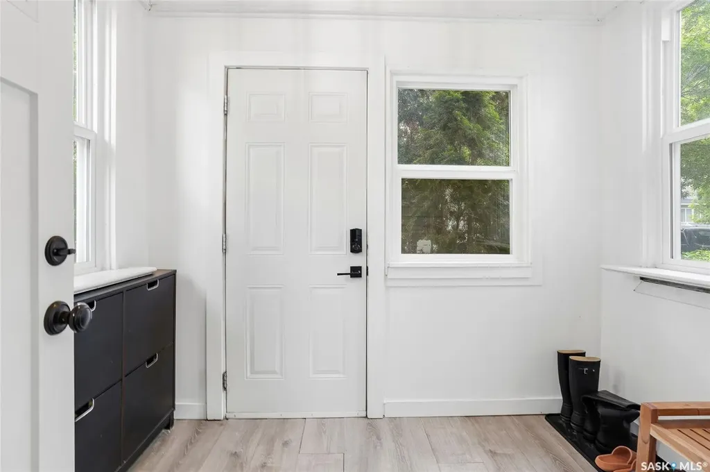 519 G Avenue S Saskatoon SK S7M 1V7
