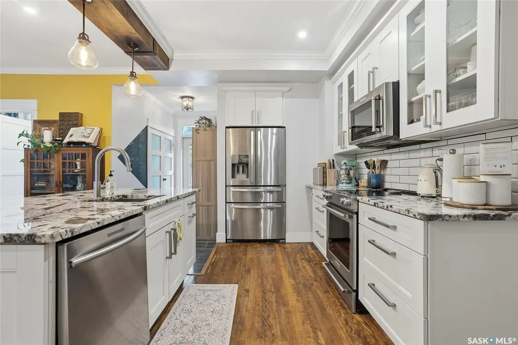 519 G Avenue S Saskatoon SK S7M 1V7