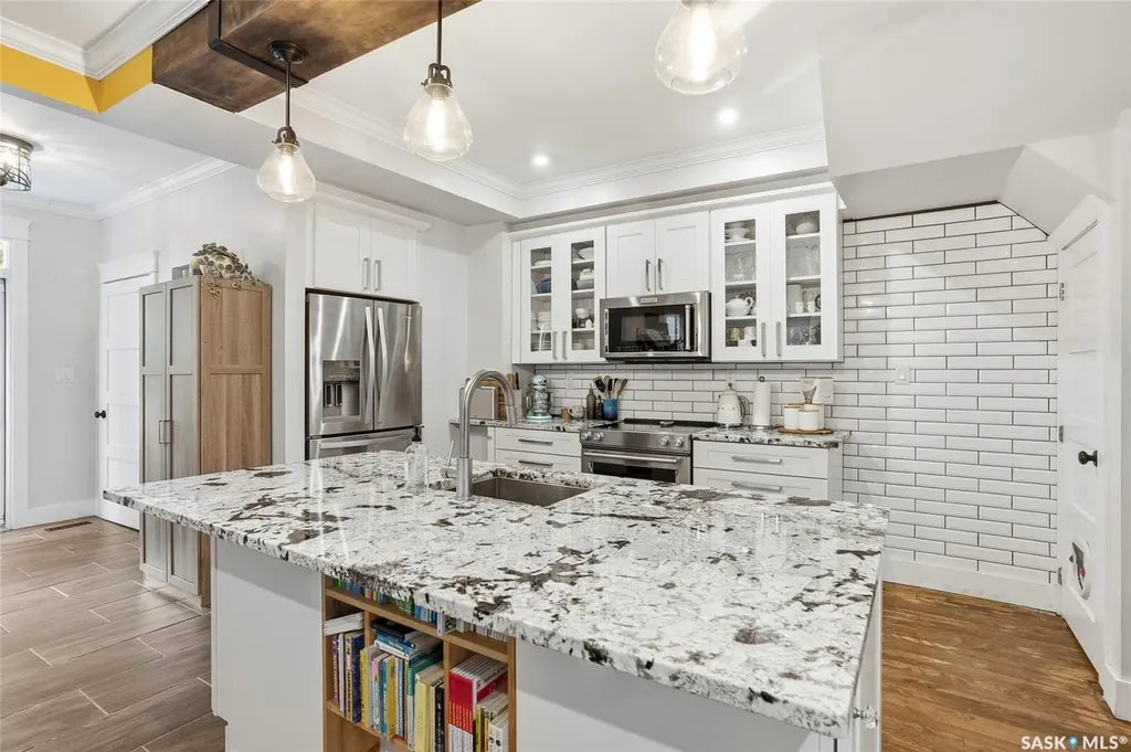 519 G Avenue S Saskatoon SK S7M 1V7