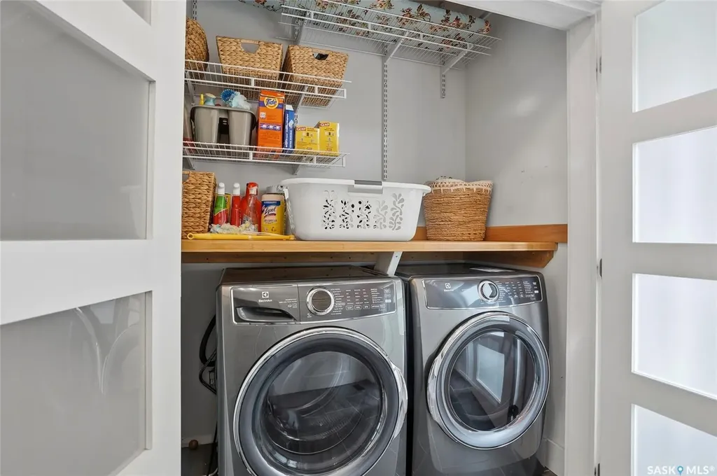 519 G Avenue S Saskatoon SK S7M 1V7