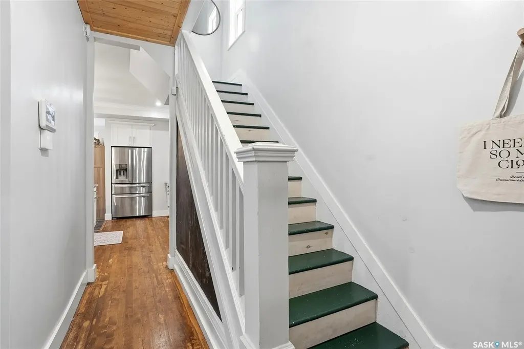 519 G Avenue S Saskatoon SK S7M 1V7