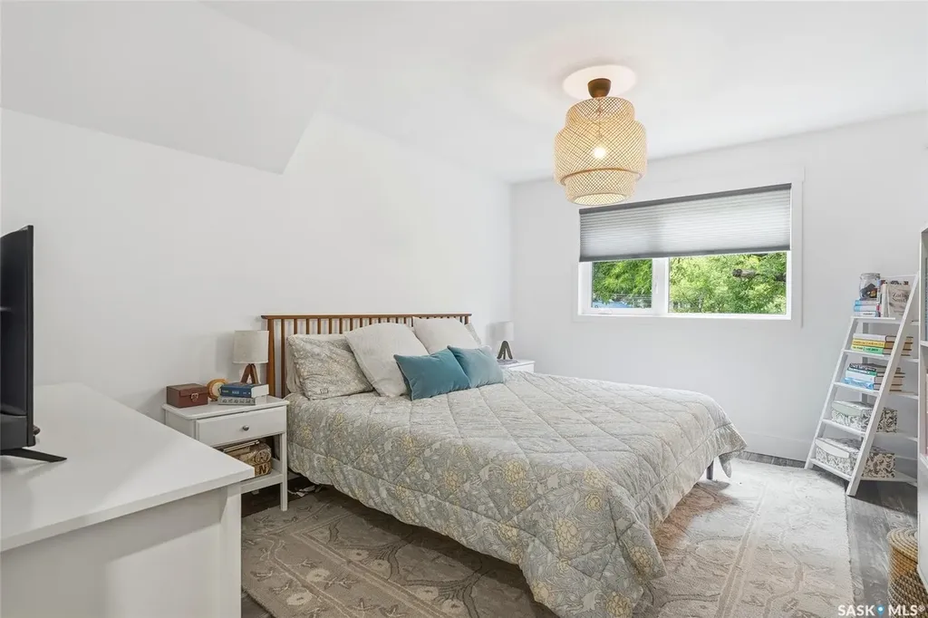 519 G Avenue S Saskatoon SK S7M 1V7