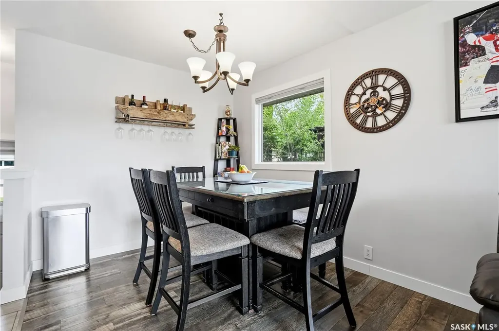 1145 Simpson Avenue Moose Jaw SK S6H 4M7