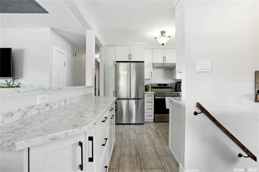 1145 Simpson Avenue Moose Jaw SK S6H 4M7