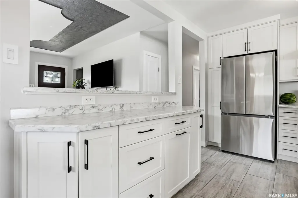 1145 Simpson Avenue Moose Jaw SK S6H 4M7