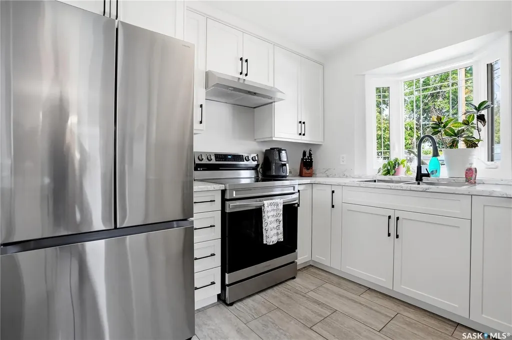 1145 Simpson Avenue Moose Jaw SK S6H 4M7