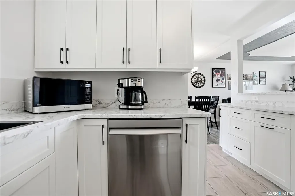1145 Simpson Avenue Moose Jaw SK S6H 4M7