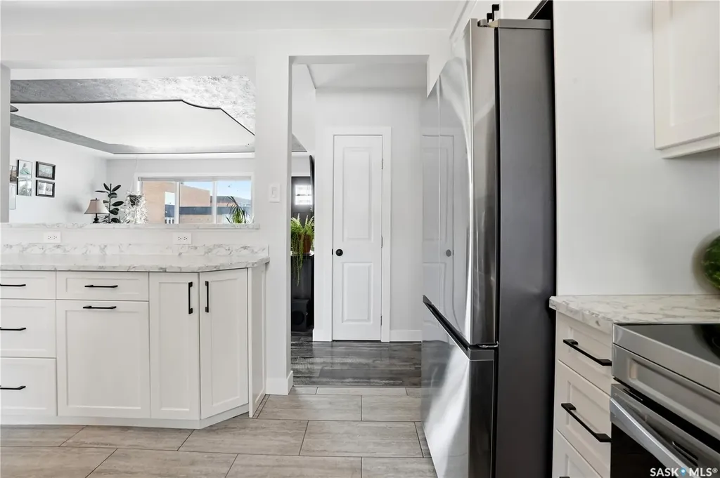 1145 Simpson Avenue Moose Jaw SK S6H 4M7
