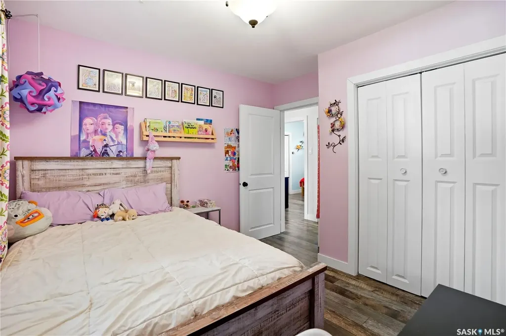 1145 Simpson Avenue Moose Jaw SK S6H 4M7