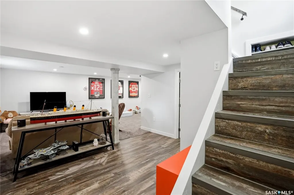 1145 Simpson Avenue Moose Jaw SK S6H 4M7