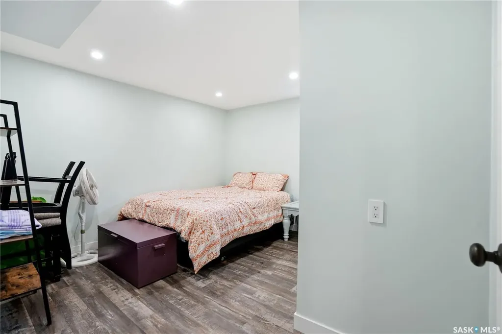 1145 Simpson Avenue Moose Jaw SK S6H 4M7