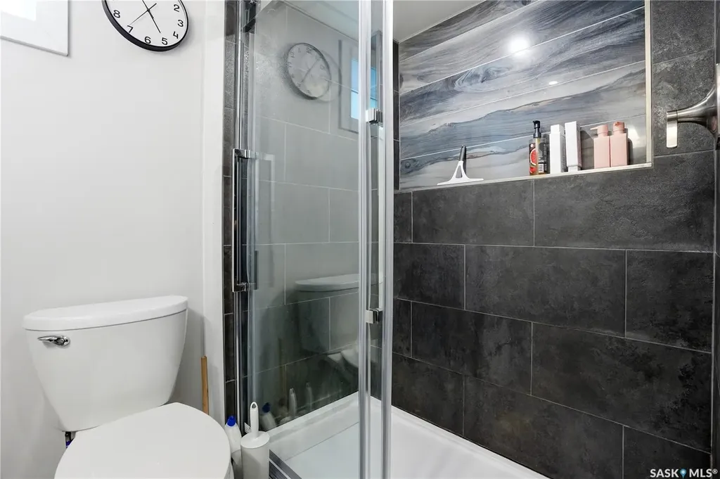 1145 Simpson Avenue Moose Jaw SK S6H 4M7