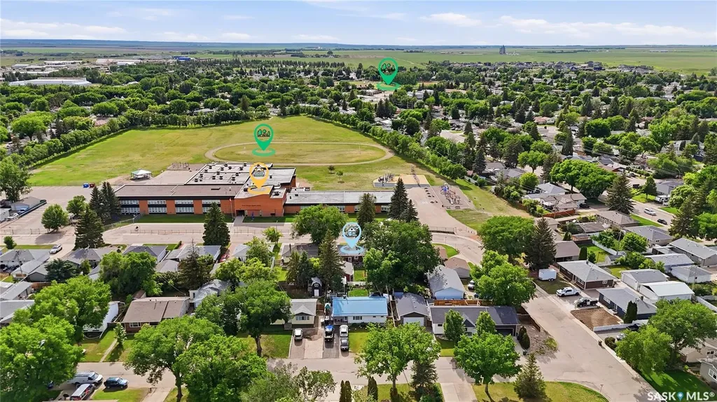 1145 Simpson Avenue Moose Jaw SK S6H 4M7