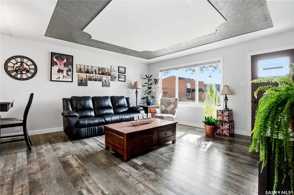 1145 Simpson Avenue Moose Jaw SK S6H 4M7