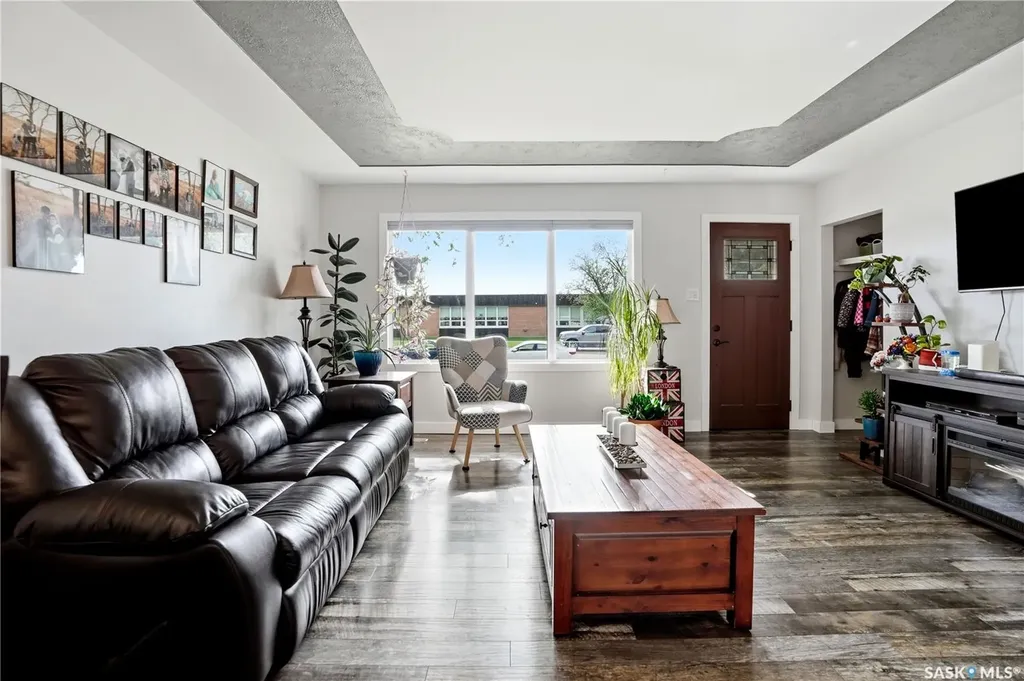 1145 Simpson Avenue Moose Jaw SK S6H 4M7