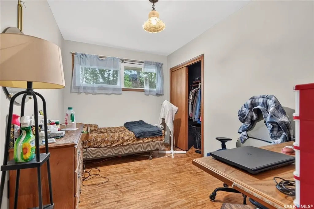 3909 Hillsdale Street Regina SK S4S 3Y6
