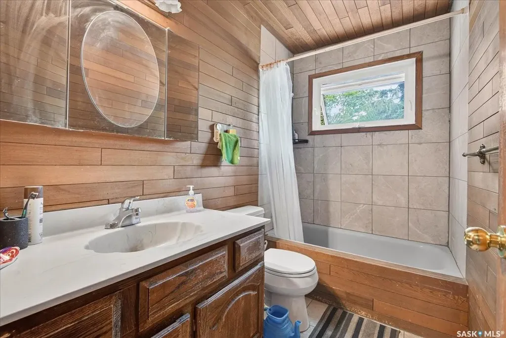 3909 Hillsdale Street Regina SK S4S 3Y6