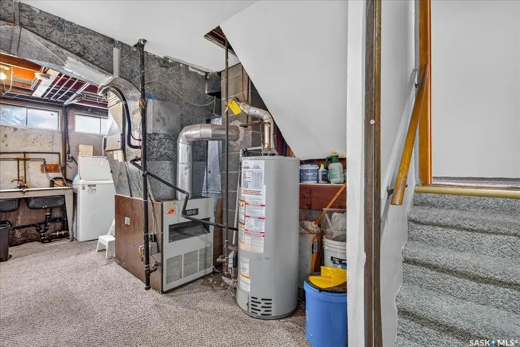 3909 Hillsdale Street Regina SK S4S 3Y6