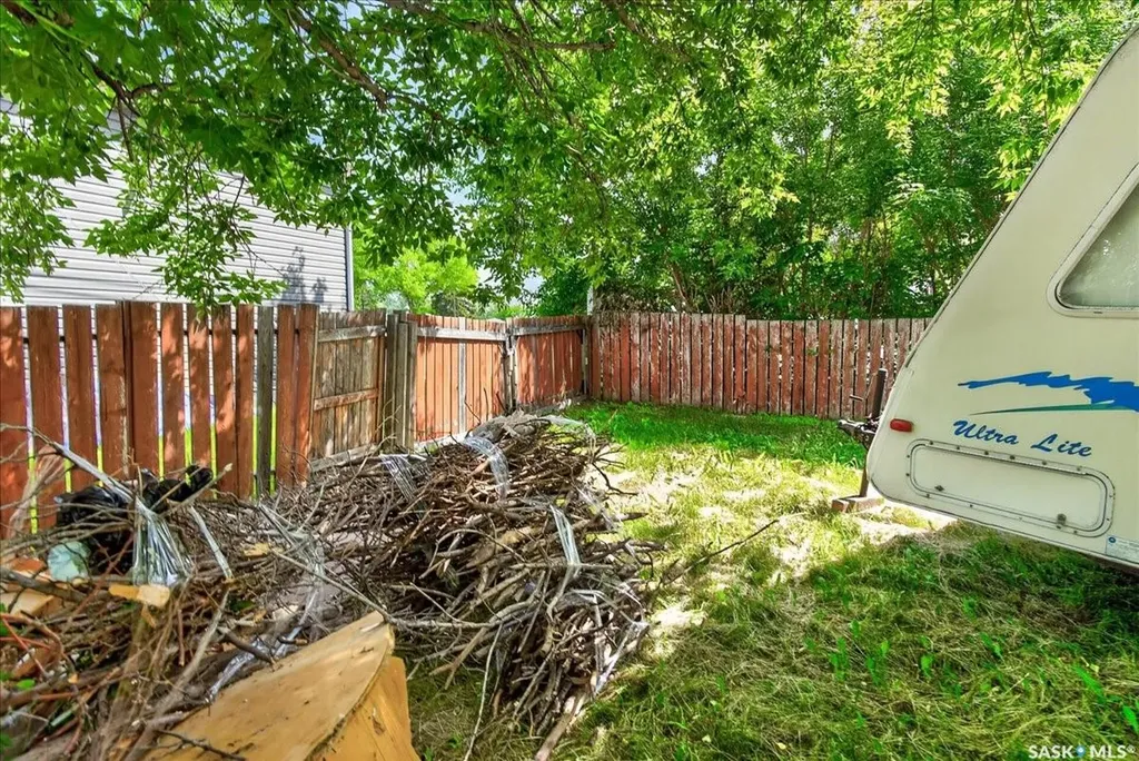 3909 Hillsdale Street Regina SK S4S 3Y6