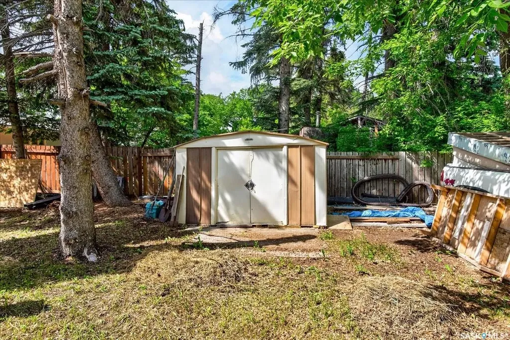 3909 Hillsdale Street Regina SK S4S 3Y6