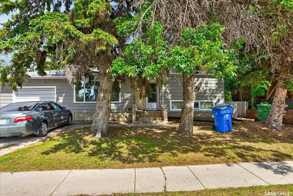 3909 Hillsdale Street Regina SK S4S 3Y6